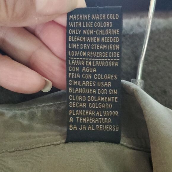 Men's dress shirt, button up,  matte green sage Very soft flowy like silk XL EUC - Picture 8 of 8